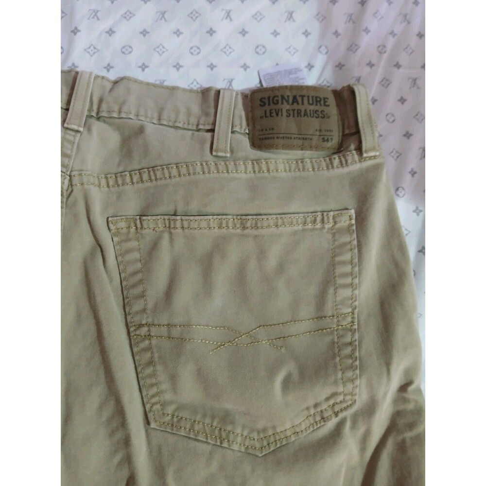 Men’s Signature Levi Strauss Beige Slim Khaki Work Pants Size 38 x 32